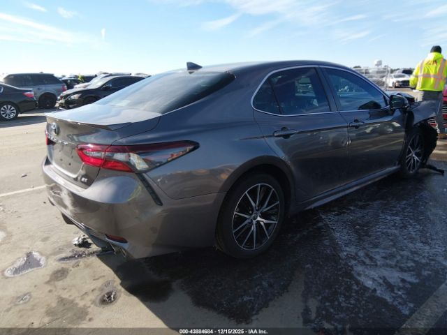 2022 TOYOTA CAMRY 4T1T11AK2NU698932 Photo 3