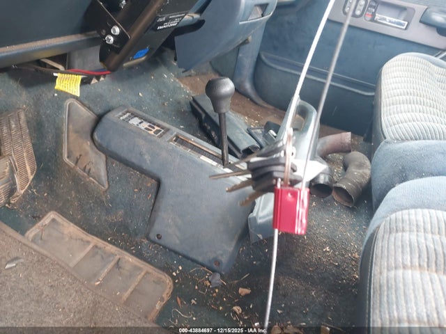 1993 CHEVROLET GMT-400 1GCGK24N4PE113604 Photo 10