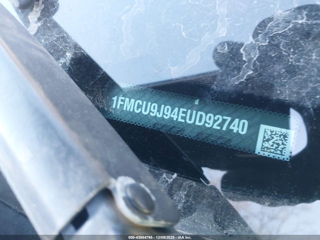 43884795 :رقم المزاد ، 1FMCU9J94EUD92740 vin ، 2014 Ford Escape Titanium مزاد بيع