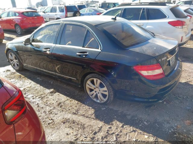 2010 MERCEDES-BENZ C 300 WDDGF5EB3AR093443 Photo 2