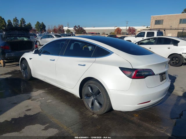 2019 TESLA MODEL 3 5YJ3E1EA1KF396949 Photo 2