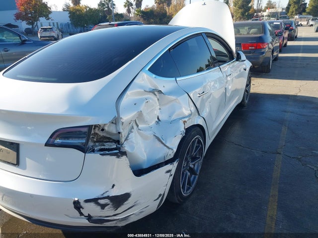 2019 TESLA MODEL 3 5YJ3E1EA1KF396949 Photo 5
