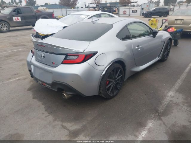 2024 TOYOTA GR86 JF1ZNBE13R8758439 Photo 3