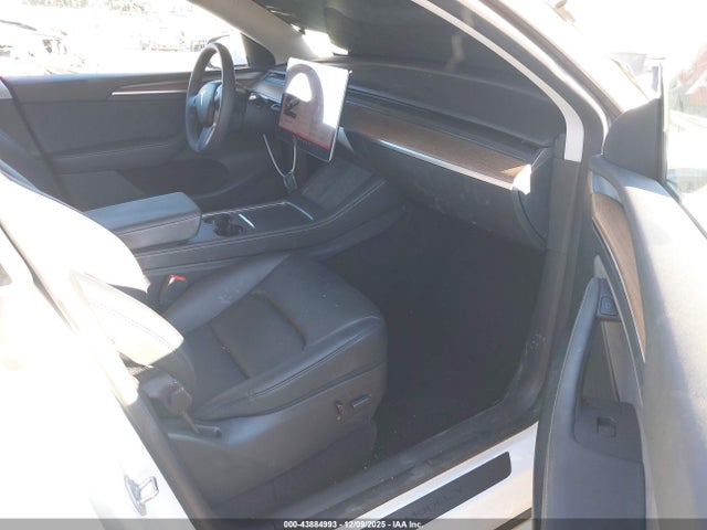 2024 TESLA MODEL Y 7SAYGAEE1RF088907 Photo 4