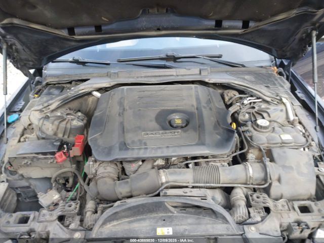 2017 JAGUAR XE SAJAF4BN2HA969065 Photo 9