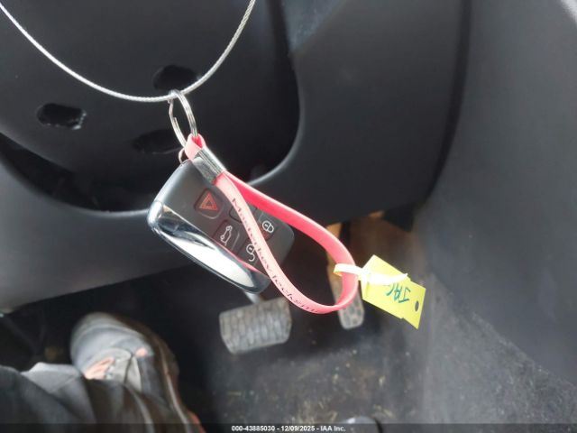 2017 JAGUAR XE SAJAF4BN2HA969065 Photo 10