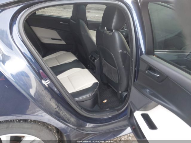 2017 JAGUAR XE SAJAF4BN2HA969065 Photo 7