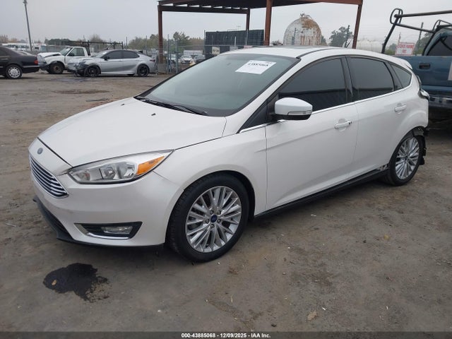 Ford Focus Titanium 2017 1FADP3N2XHL239192 Image 2