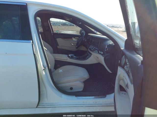 2017 MERCEDES-BENZ E 300 WDDZF4JBXHA272810 Photo 4