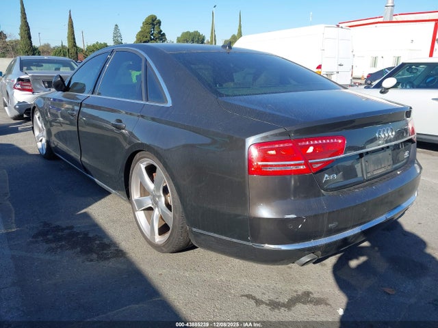 2011 AUDI A8 WAUAVAFD1BN000811 Photo 2