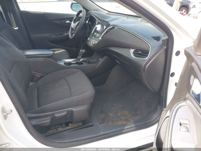 2020 CHEVROLET MALIBU 1G1ZD5ST1LF005766 Photo 4