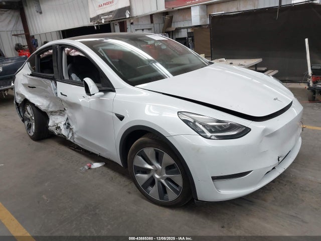 2023 TESLA MODEL Y 7SAYGDEE8PA097731 Photo 0