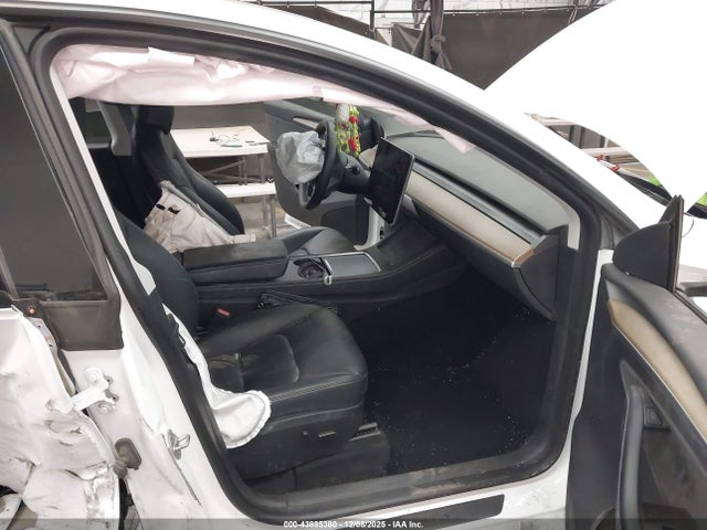 2023 TESLA MODEL Y 7SAYGDEE8PA097731 Photo 4