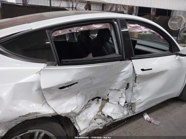 2023 TESLA MODEL Y 7SAYGDEE8PA097731 Photo 5