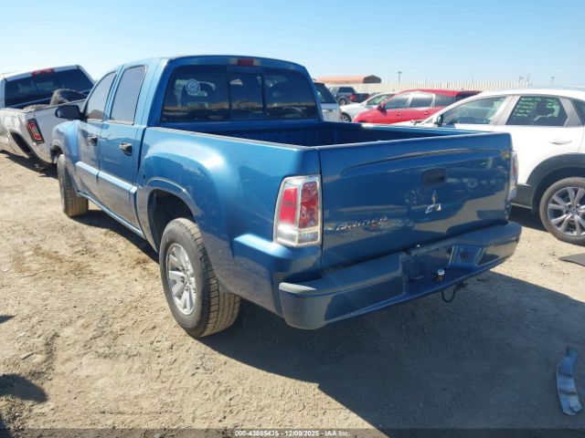 2006 MITSUBISHI RAIDER 1Z7HC28K26S581997 Photo 2