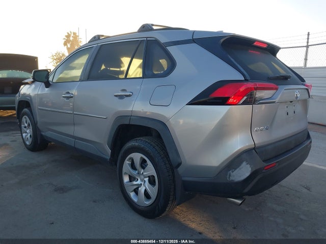 2019 TOYOTA RAV4 2T3H1RFV2KC001139 Photo 2