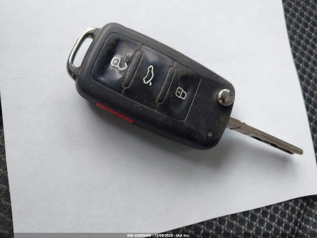 43885495 :رقم المزاد ، WVWDA7AJ6BW121629 vin ، 2011 Volkswagen Golf 2.5l 4-door مزاد بيع