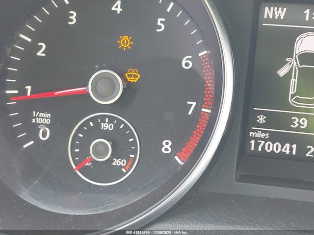 43885495 :رقم المزاد ، WVWDA7AJ6BW121629 vin ، 2011 Volkswagen Golf 2.5l 4-door مزاد بيع