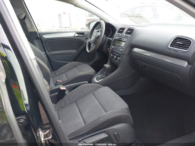 43885495 :رقم المزاد ، WVWDA7AJ6BW121629 vin ، 2011 Volkswagen Golf 2.5l 4-door مزاد بيع