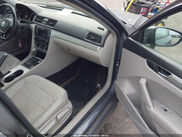 2019 VOLKSWAGEN PASSAT 1VWLA7A31KC006173 Photo 4