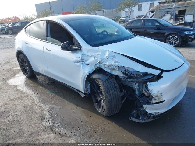 2022 TESLA MODEL Y 7SAYGDEE1NF545520 Photo 5