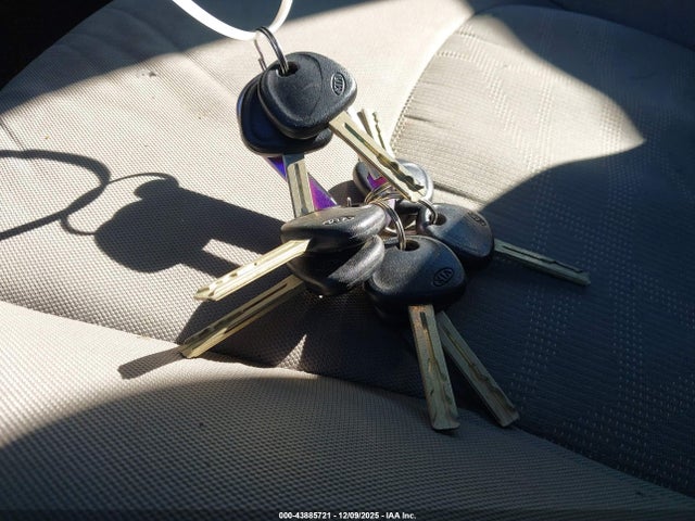 KNADM4A33F6529354 KIA RIO LX