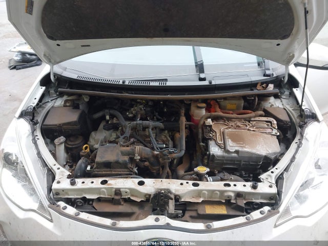 JTDKDTB30E1061548 Toyota Prius C Three