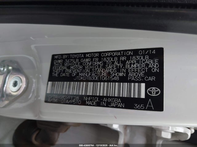 JTDKDTB30E1061548 Toyota Prius C Three