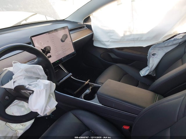 2018 TESLA MODEL 3 5YJ3E1EAXJF122860 Photo 4