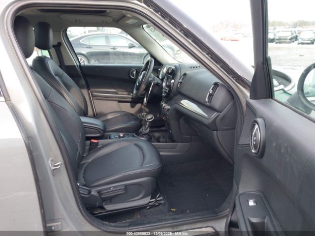 2019 MINI COUNTRYMAN WMZYS7C54K3F45393 Photo 4