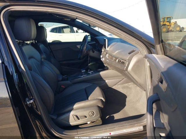 2017 AUDI A4 WAUFNAF42HN071109 Photo 4