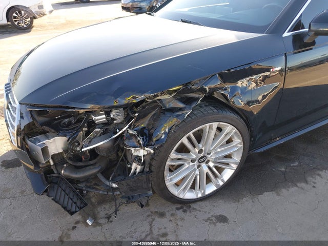 2017 AUDI A4 WAUFNAF42HN071109 Photo 5