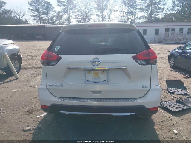 JN8AT2MT0JW485268 Nissan Rogue Sl
