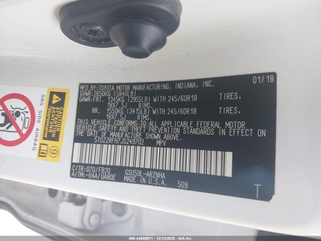5TDZZRFH7JS249702 Toyota Highlander Le
