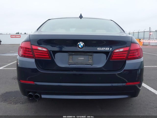 Продаж на аукціоні авто 2012 Bmw 528i Xdrive, vin: WBAXH5C51CDW02475, номер лоту: 43886119