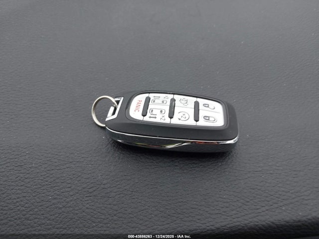 43886263 :رقم المزاد ، 2C4RC3GG0SR510926 vin ، 2025 Chrysler Pacifica Limited Awd مزاد بيع