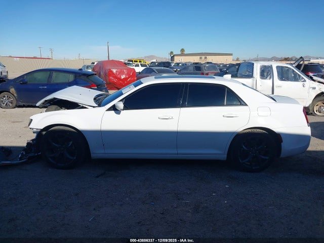 Chrysler 300 S 2022 2C3CCABG5NH179356 Image 13