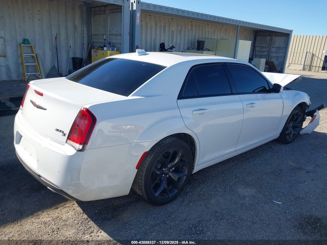 Chrysler 300 S 2022 2C3CCABG5NH179356 Image 4