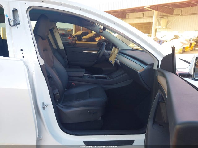 43886355 :رقم المزاد ، 7SAYGDEE1NA015657 vin ، 2022 Tesla Model Y Long Range Dual Motor All-wheel Drive مزاد بيع