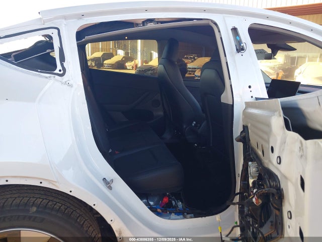 43886355 :رقم المزاد ، 7SAYGDEE1NA015657 vin ، 2022 Tesla Model Y Long Range Dual Motor All-wheel Drive مزاد بيع