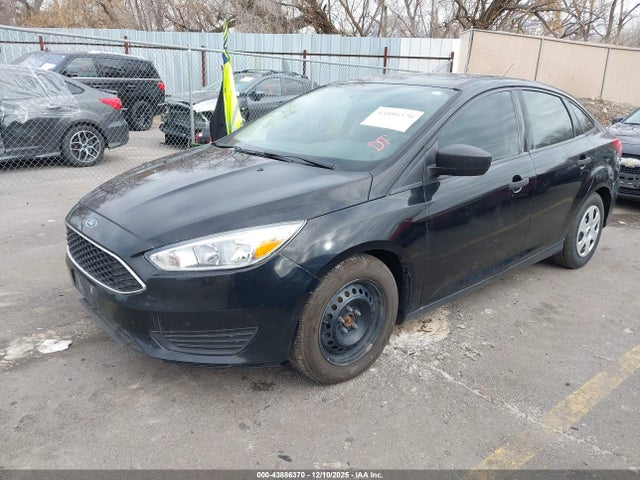 Ford FOCUS S 2018 1FADP3E28JL203989 Image 2