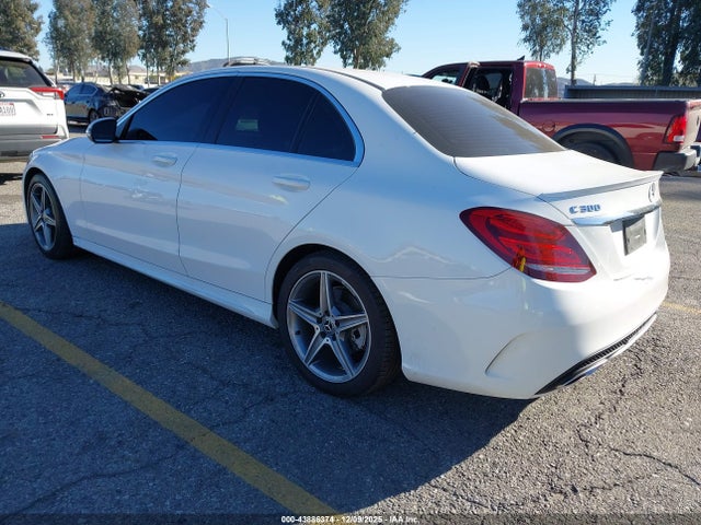 55SWF4JB5JU253235 Mercedes-Benz C 300