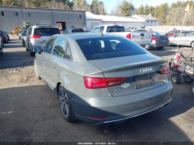Audi A3 2.0t Premium 2017 WAUB8GFF7H1046952 Image 3