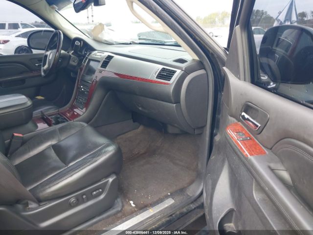 2011 CADILLAC ESCALADE 1GYS4CEF6BR141983 Photo 4