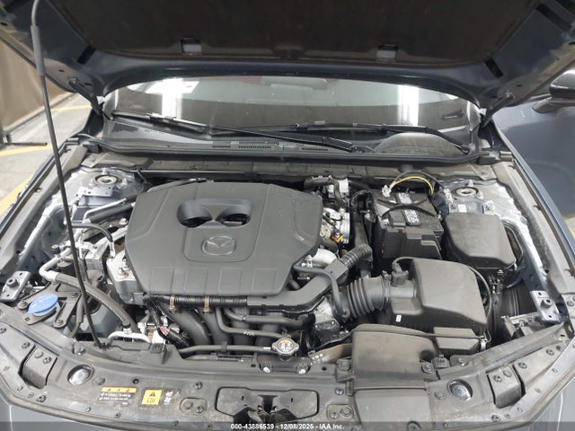Mazda Mazda3 2.5 S Carbon Edition 2025 JM1BPBCM9S1784593 Image 10