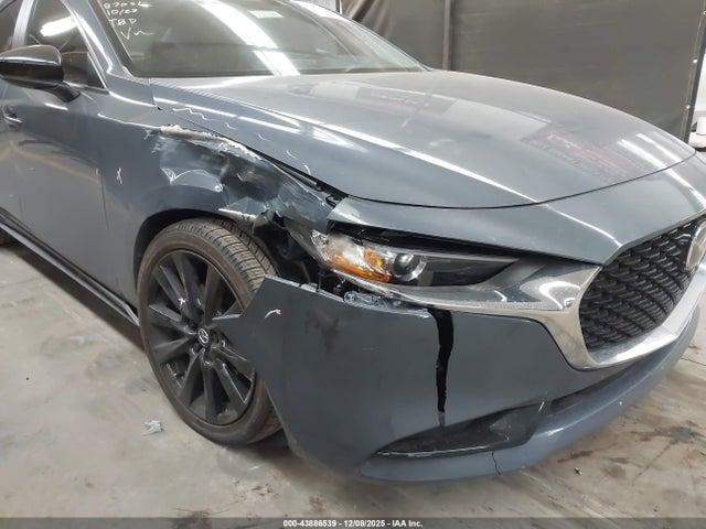 Mazda Mazda3 2.5 S Carbon Edition 2025 JM1BPBCM9S1784593 Image 17