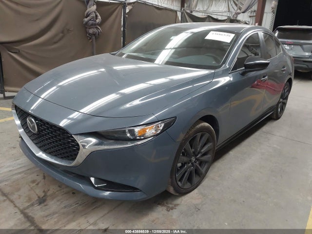 Mazda Mazda3 2.5 S Carbon Edition 2025 JM1BPBCM9S1784593 Image 2