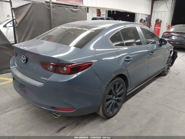 Mazda Mazda3 2.5 S Carbon Edition 2025 JM1BPBCM9S1784593 Image 4