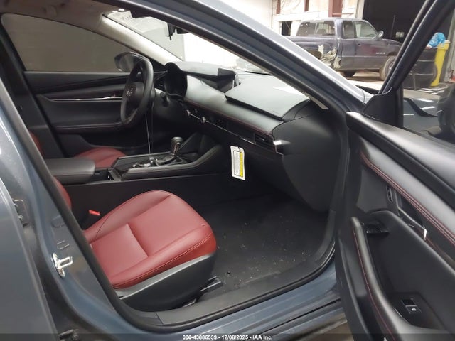 Mazda Mazda3 2.5 S Carbon Edition 2025 JM1BPBCM9S1784593 Image 5