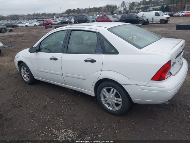 2003 FORD FOCUS 1FAHP34P43W227240 Photo 2